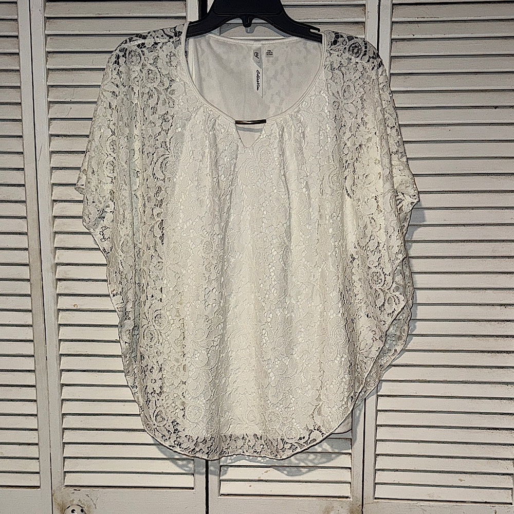 Elegant White Lace Women's Top
